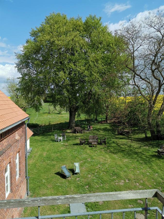 Gutshaus Thorstorf Fewo Boltenhagen Eg Und Tiefpaterre Warnow  Exterior photo