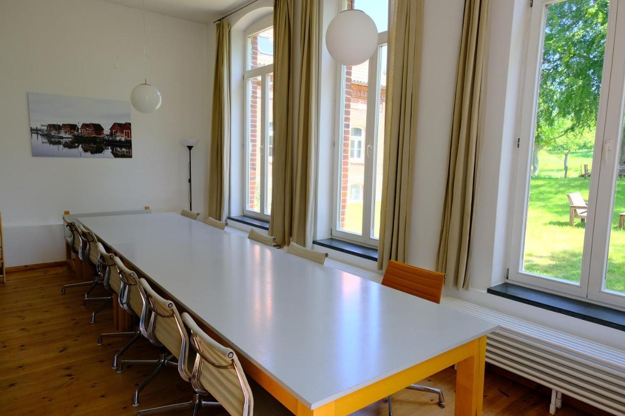Gutshaus Thorstorf Fewo Boltenhagen Eg Und Tiefpaterre Warnow  Exterior photo